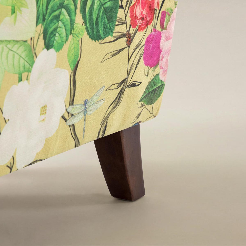 Artemisa Moderner gepolsterter Ohrensessel mit Blumenmuster