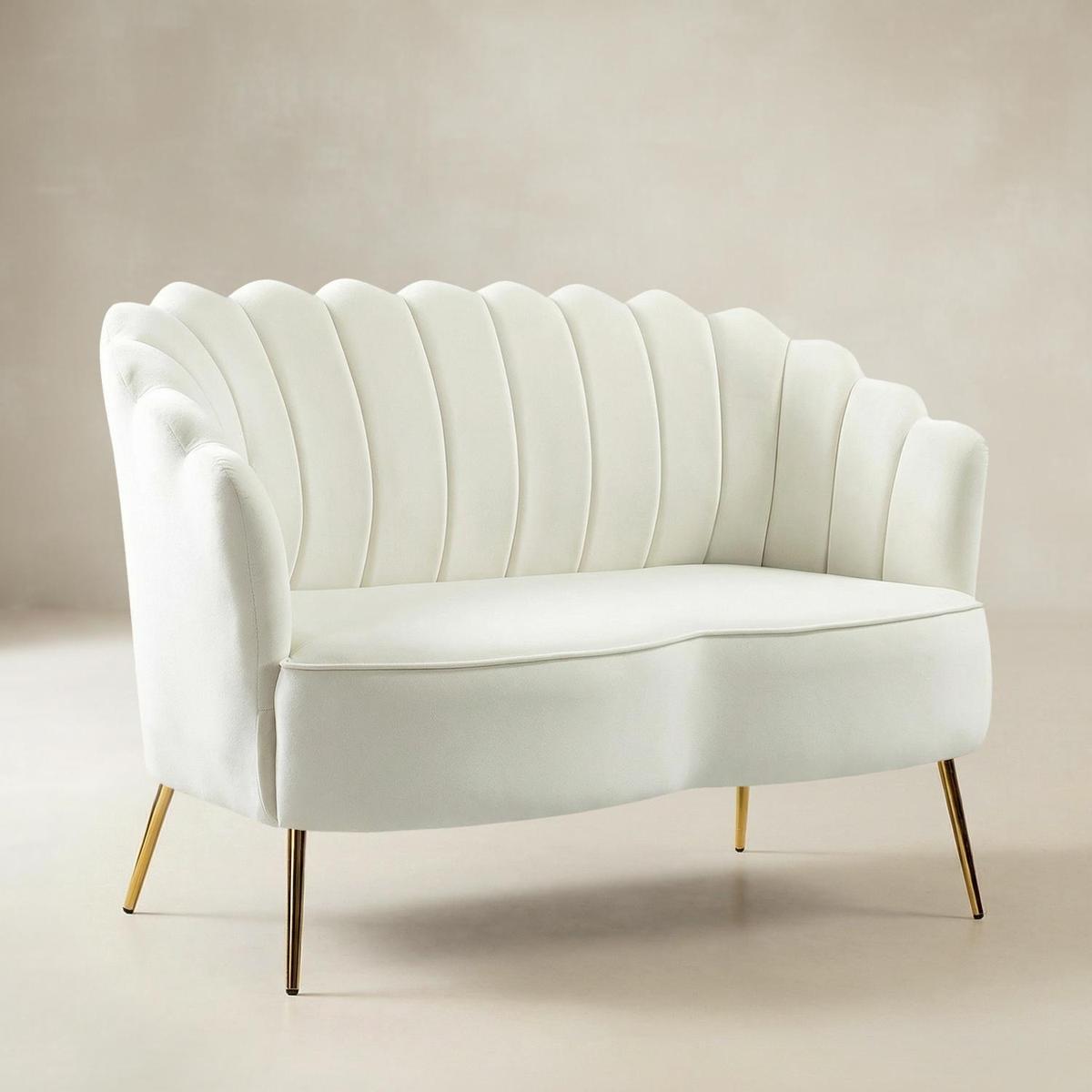Ariel 2-Sitzer-Sofa aus Samt mit Muschelsilhouette und goldfarbenen Beinen