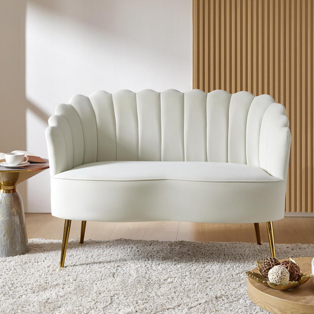 Ariel 2-Sitzer-Sofa aus Samt mit Muschelsilhouette und goldfarbenen Beinen