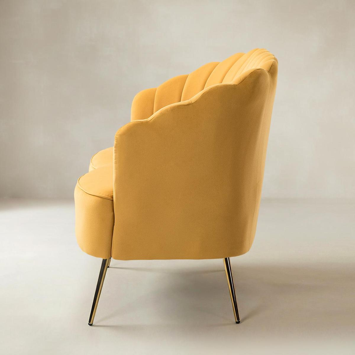 Ariel 2-Sitzer-Sofa aus Samt mit Muschelsilhouette und goldfarbenen Beinen