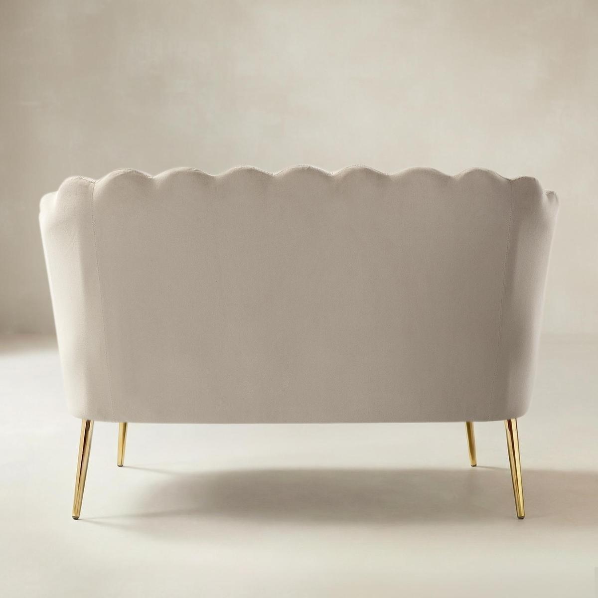 Ariel 2-Sitzer-Sofa aus Samt mit Muschelsilhouette und goldfarbenen Beinen