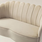 Ariel 2-Sitzer-Sofa aus Samt mit Muschelsilhouette und goldfarbenen Beinen