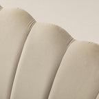 Ariel 2-Sitzer-Sofa aus Samt mit Muschelsilhouette und goldfarbenen Beinen