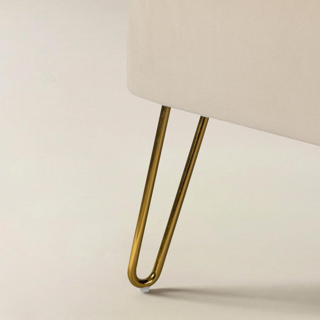Ainhoa Mid-Century 2-Sitzer-Sofa aus Samt mit Hairpin-Beinen