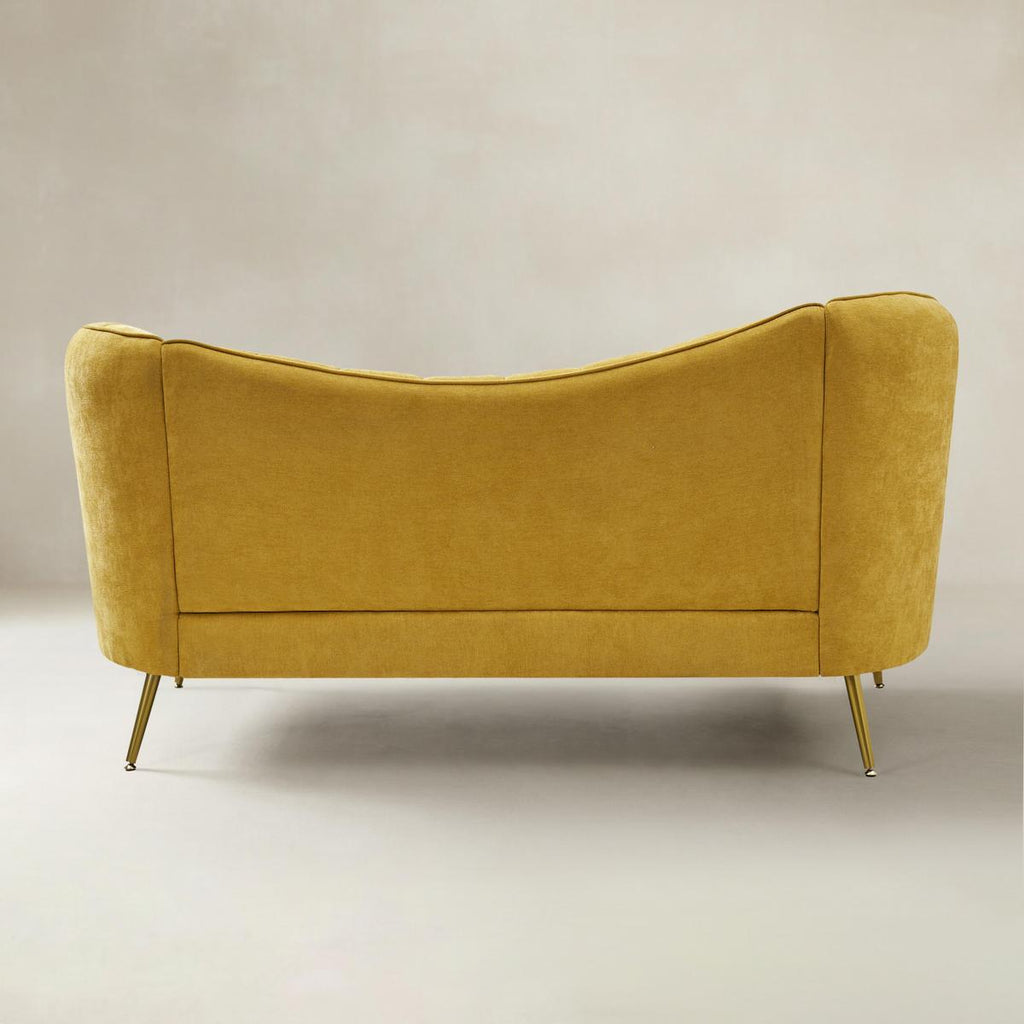 Emilio 2-Sitzer-Stoffsofa mit goldenen Beinen &amp; weichen Kissen