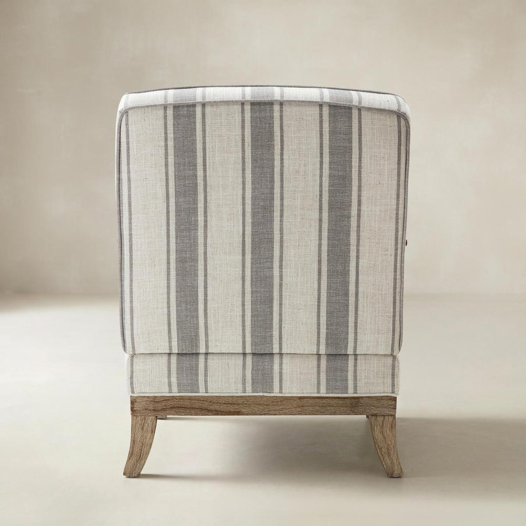 Randolph Eleganter Sessel im Landhausstil mit Massivholz-Armlehnen