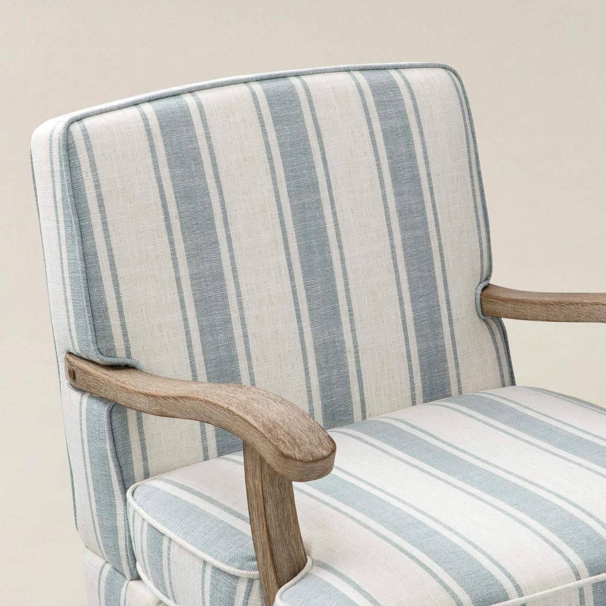 Randolph Eleganter Sessel im Landhausstil mit Massivholz-Armlehnen