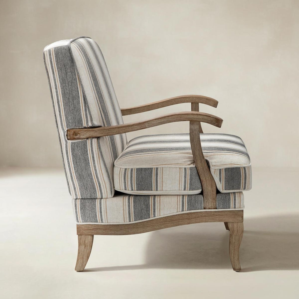 Randolph Eleganter Sessel im Landhausstil mit Massivholz-Armlehnen