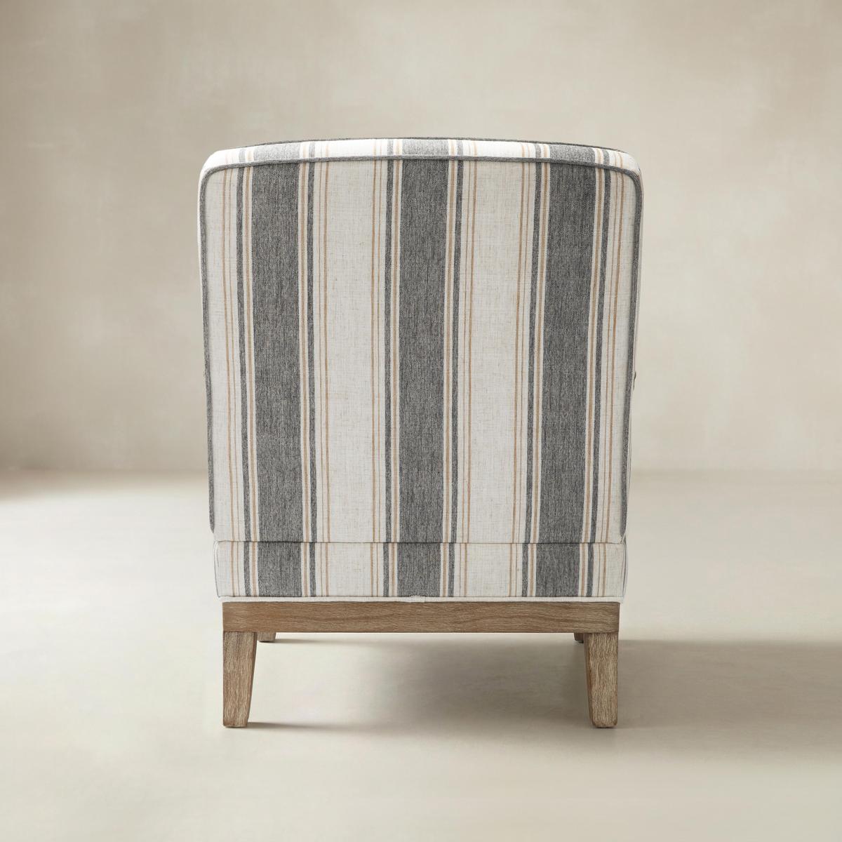 Randolph Eleganter Sessel im Landhausstil mit Massivholz-Armlehnen