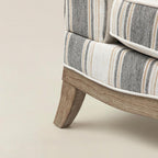 Randolph Eleganter Sessel im Landhausstil mit Massivholz-Armlehnen
