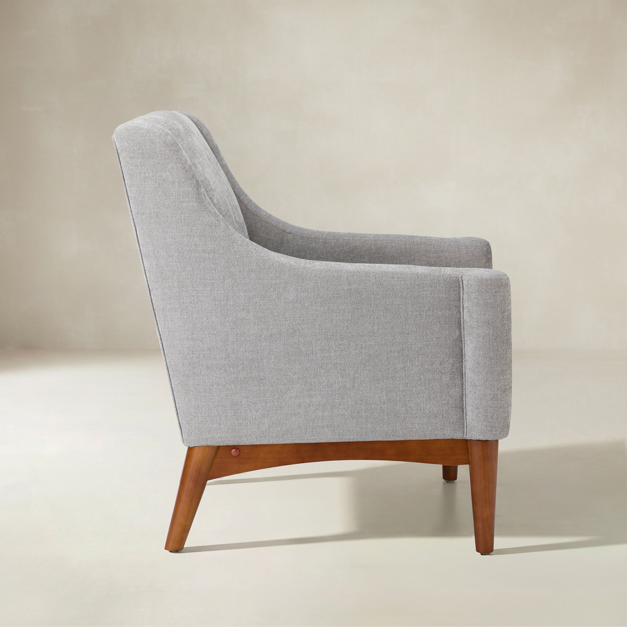 Dietmar Mid-Century-Sessel im Vintage-Stil mit komfortablem Design