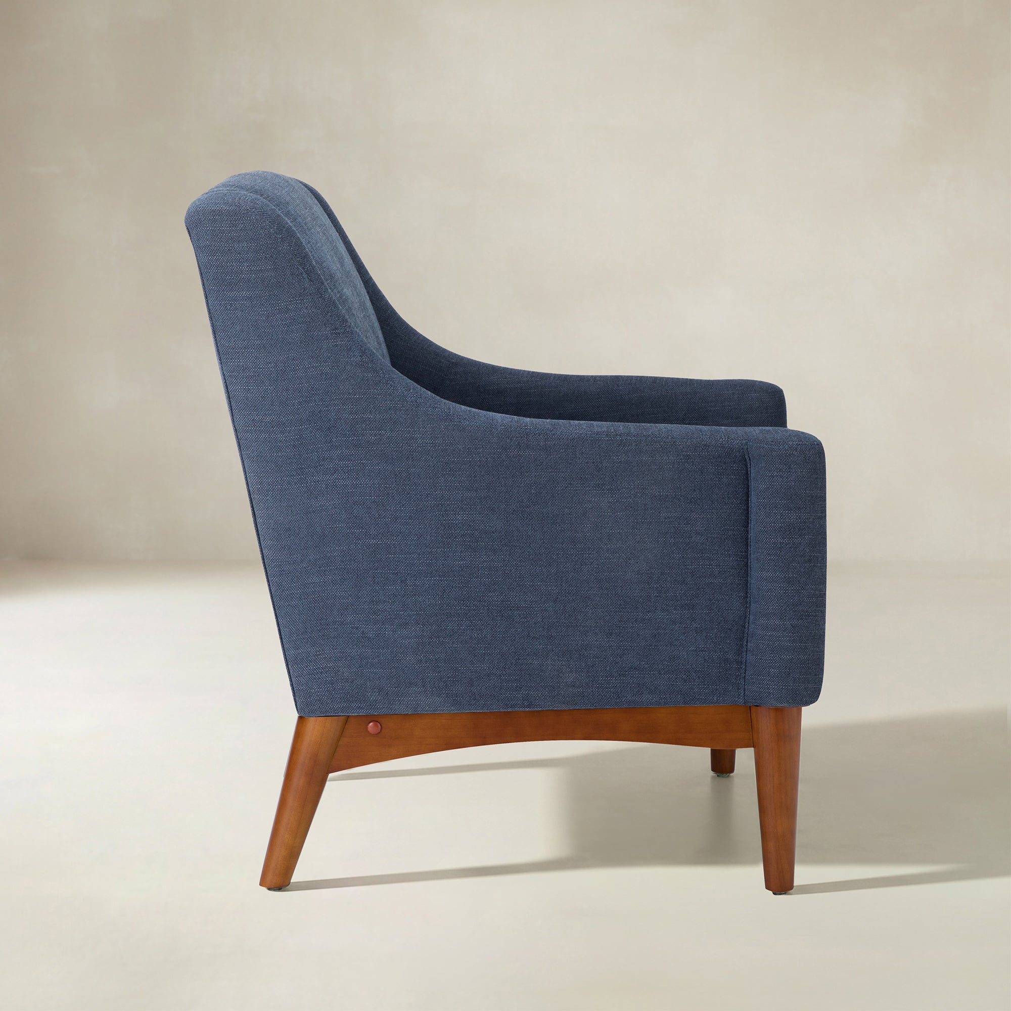 Dietmar Mid-Century-Sessel im Vintage-Stil mit komfortablem Design