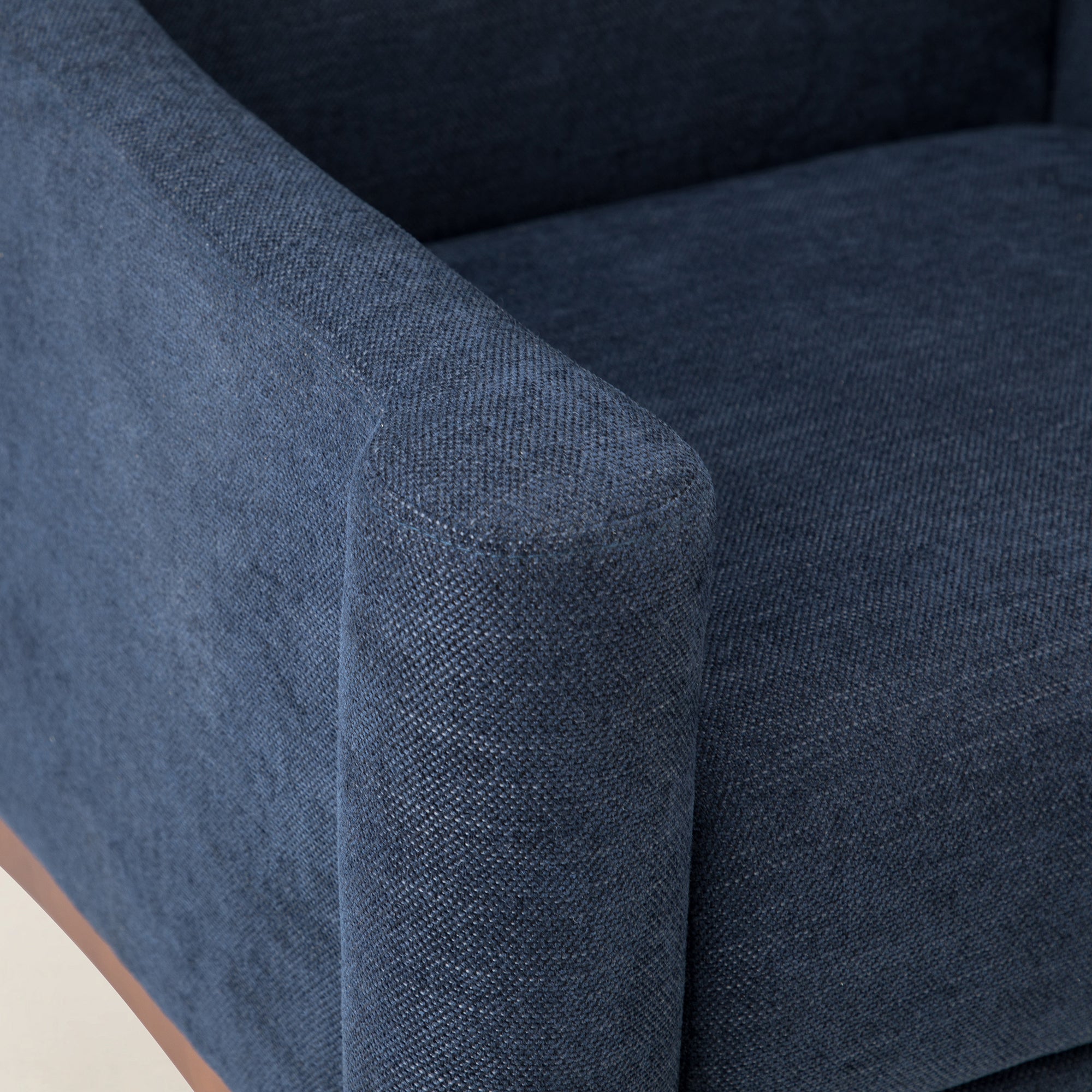 Dietmar Mid-Century-Sessel im Vintage-Stil mit komfortablem Design