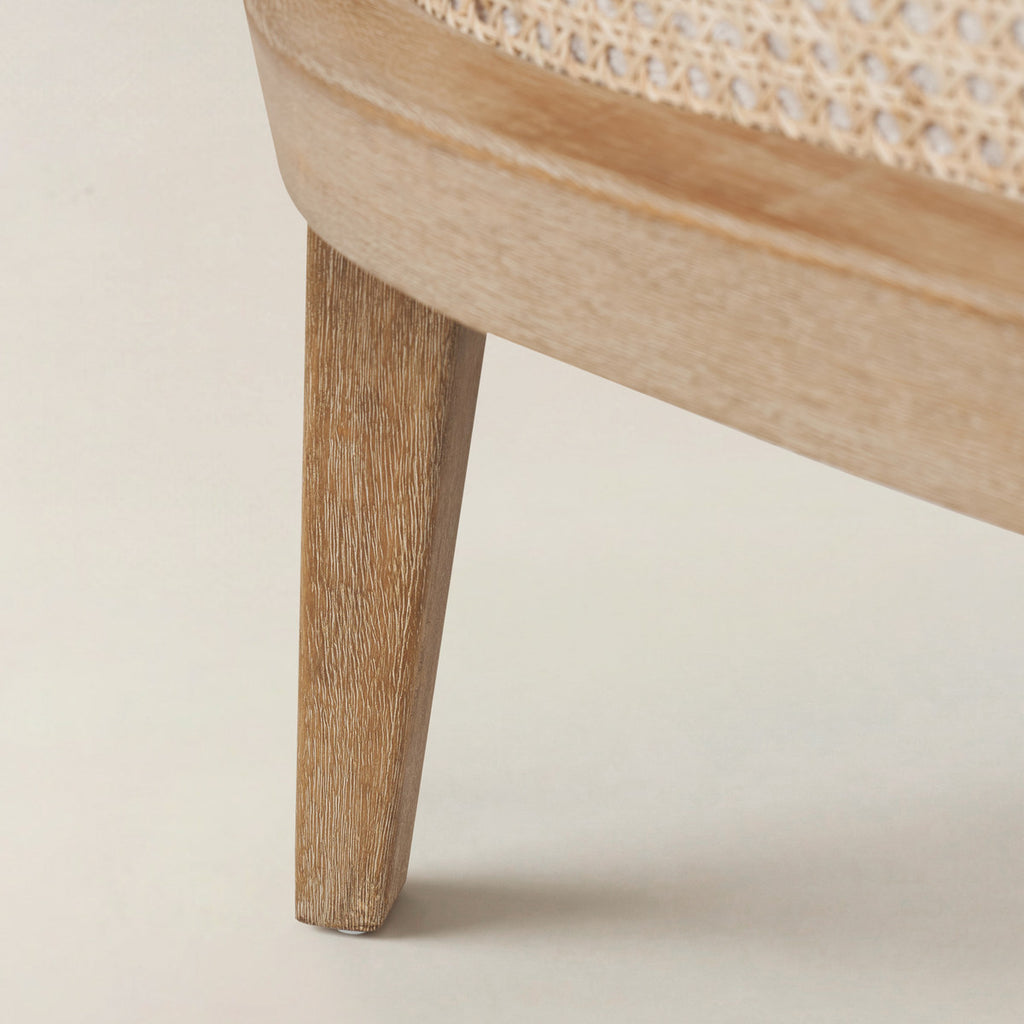 Audrey Landhaus-Sessel aus Rattan und Massivholz