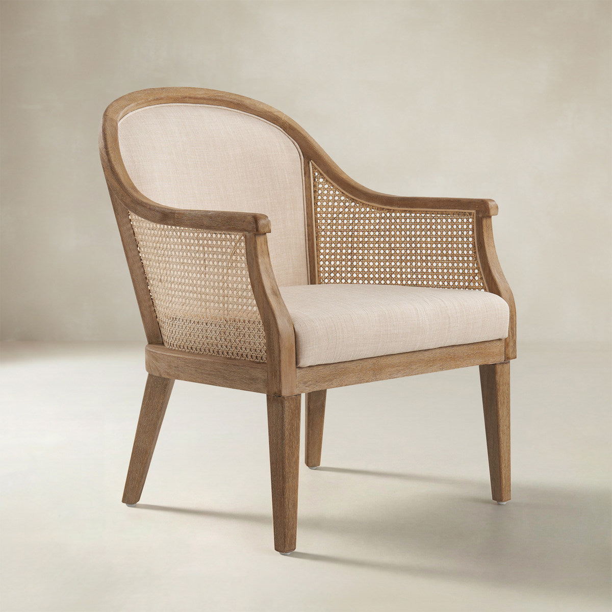Audrey Landhaus-Sessel aus Rattan und Massivholz
