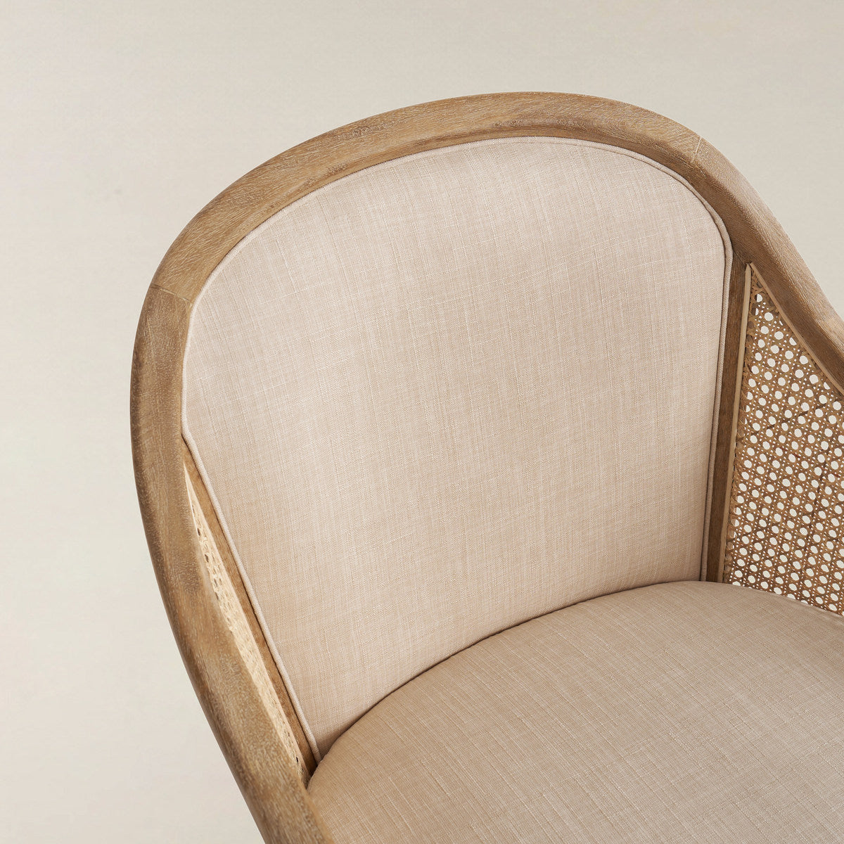 Audrey Landhaus-Sessel aus Rattan und Massivholz