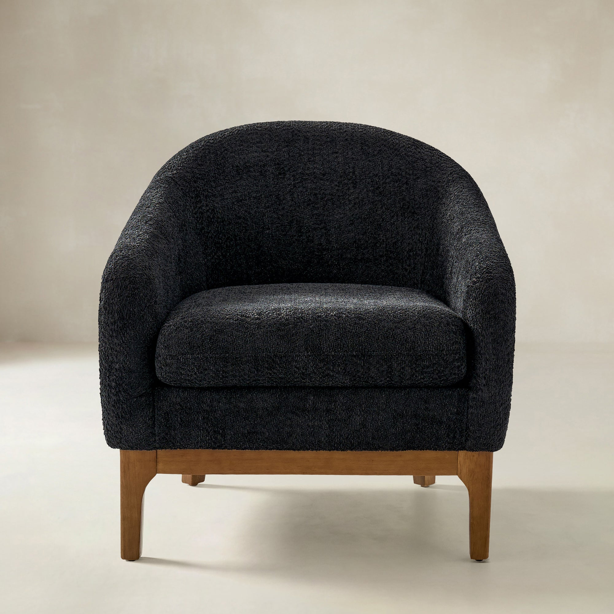 August Bouclé Moderner Sessel im Tonnendesign