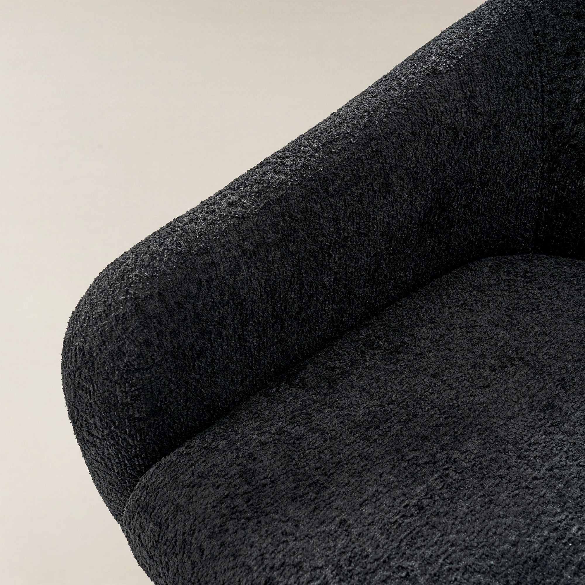 August Bouclé Moderner Sessel im Tonnendesign