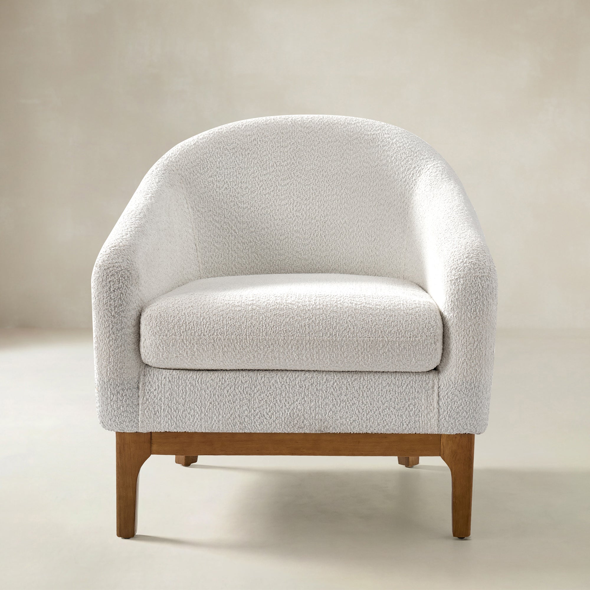 August Bouclé Moderner Sessel im Tonnendesign
