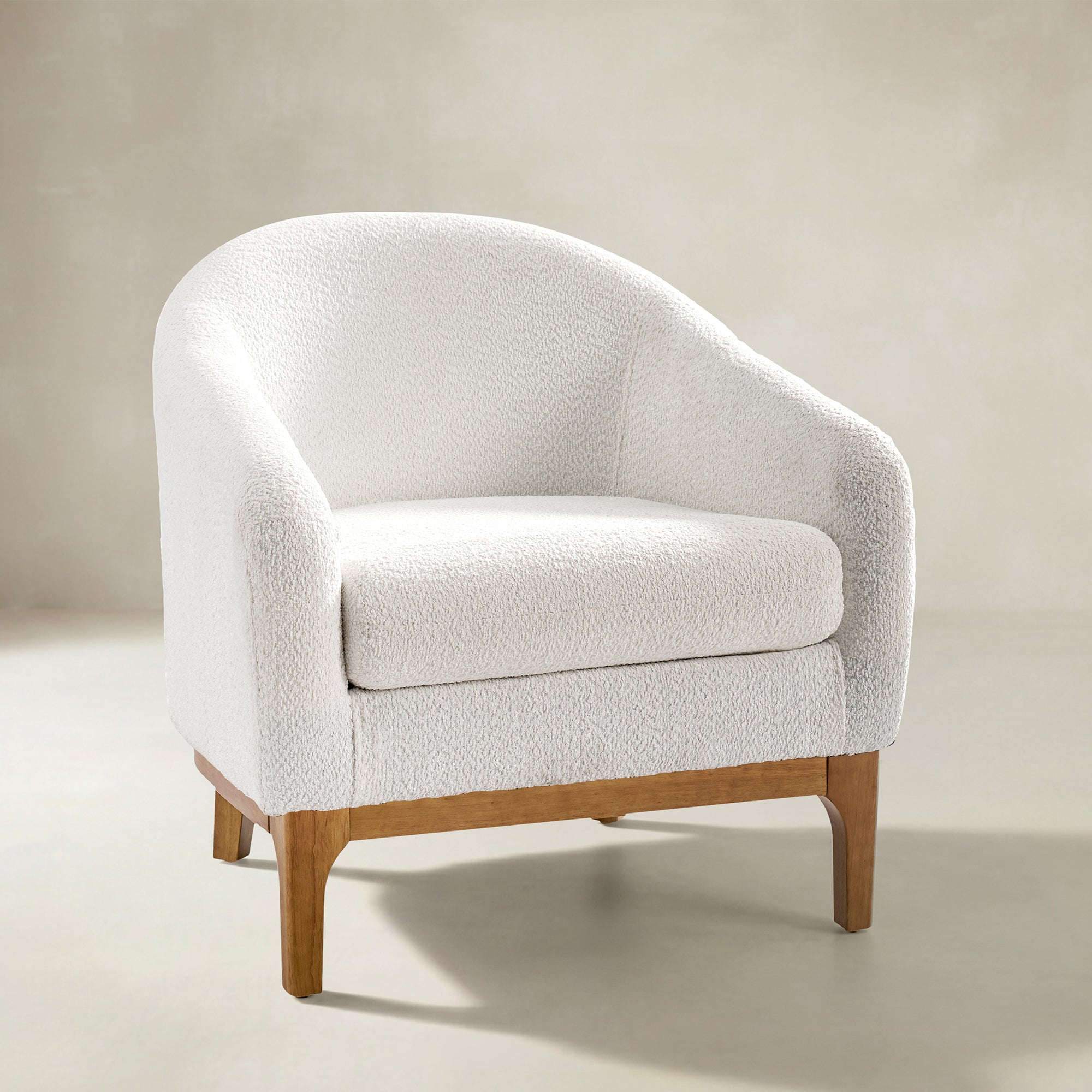 August Bouclé Moderner Sessel im Tonnendesign