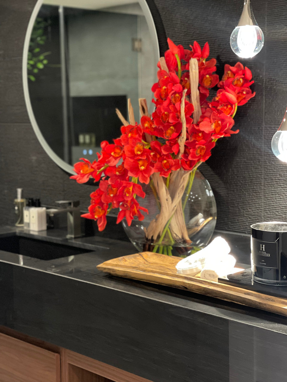Orchidée Cymbidium | Signature Cannes, rouge
