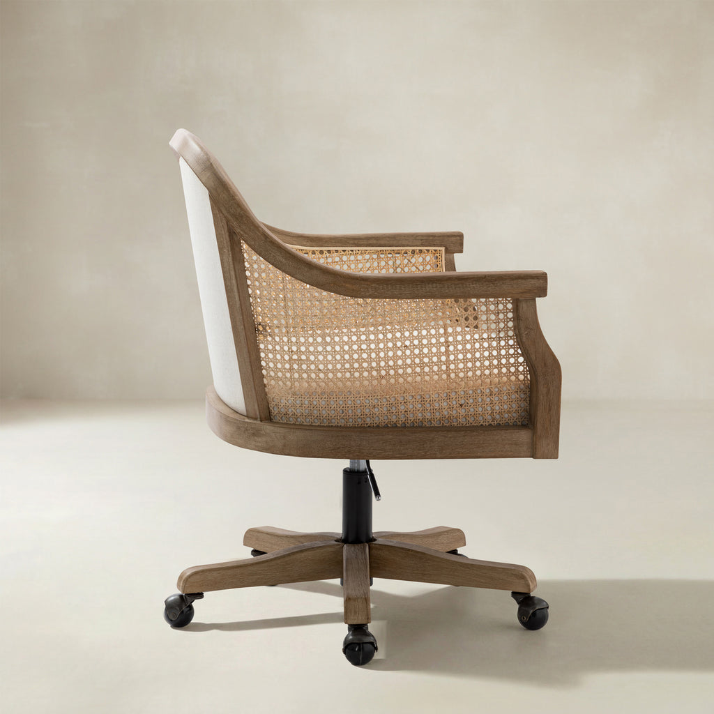 Audrey Rattan-Bürostuhl mit Drehfuß & geschwungenem Sitzdesign
