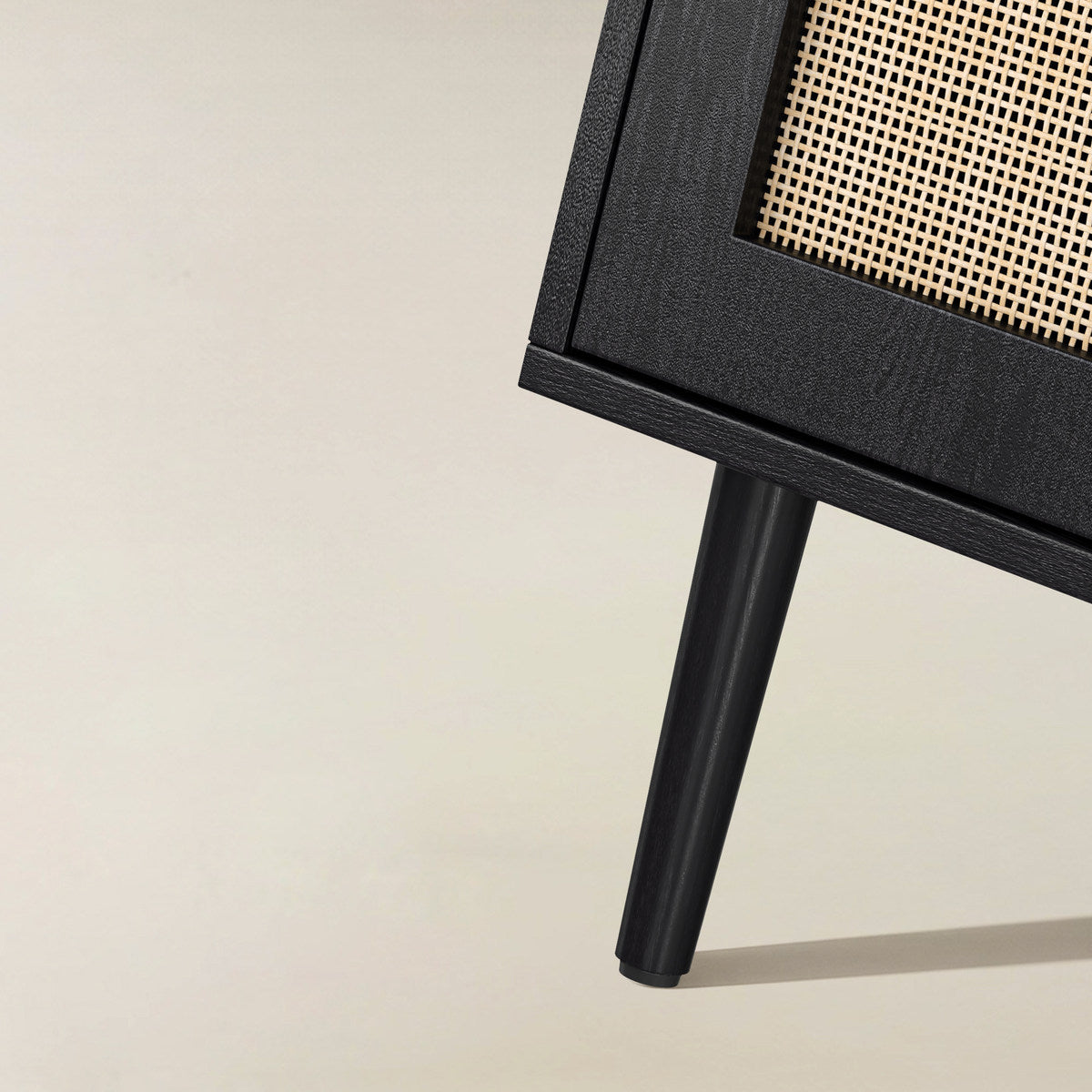 Norbert Rattan-Highboard mit 2 Türen und Einlegeböden