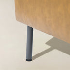 Vic 2-Sitzer-Sofa im Industrie-Stil aus Stoff mit schwarzen Metallbeinen