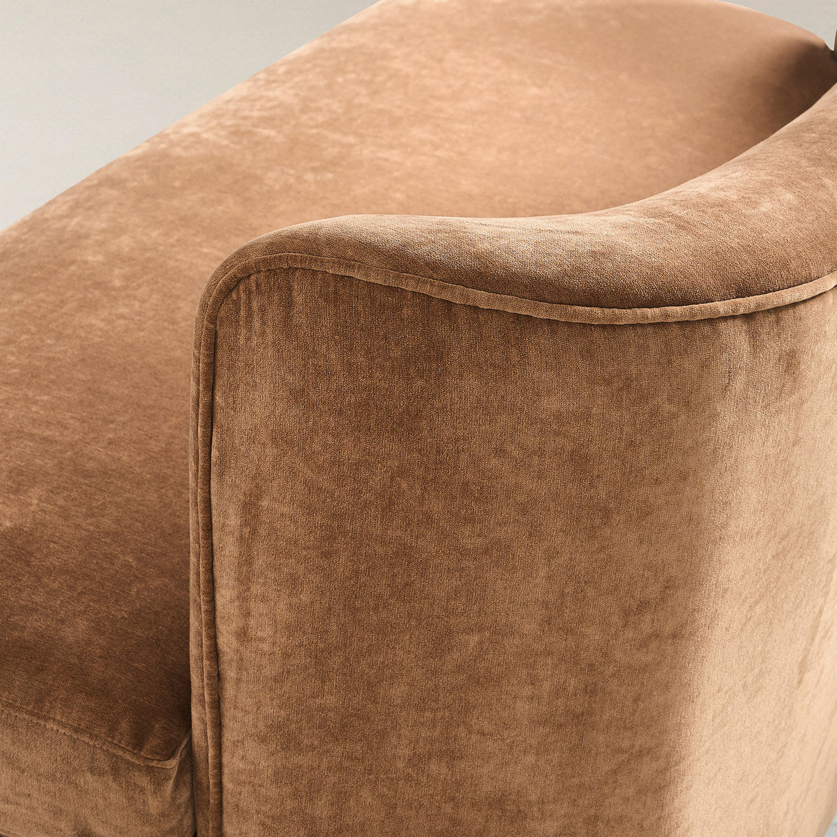 Rod Modernes 2-Sitzer-Sofa mit geschwungener Silhouette
