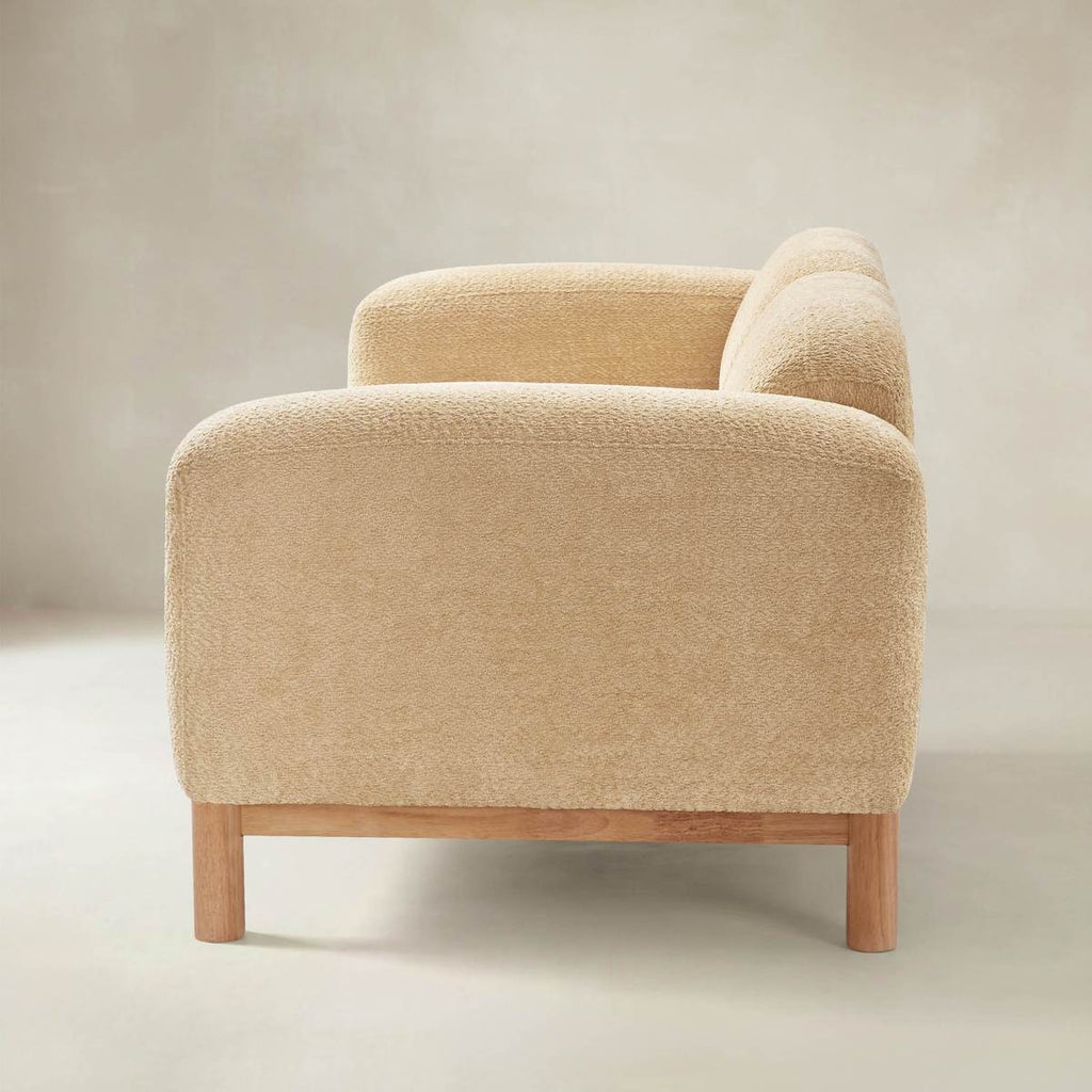 Diego Modernes Sofa mit niedrigem Profil und tiefer Polstersitzfläche