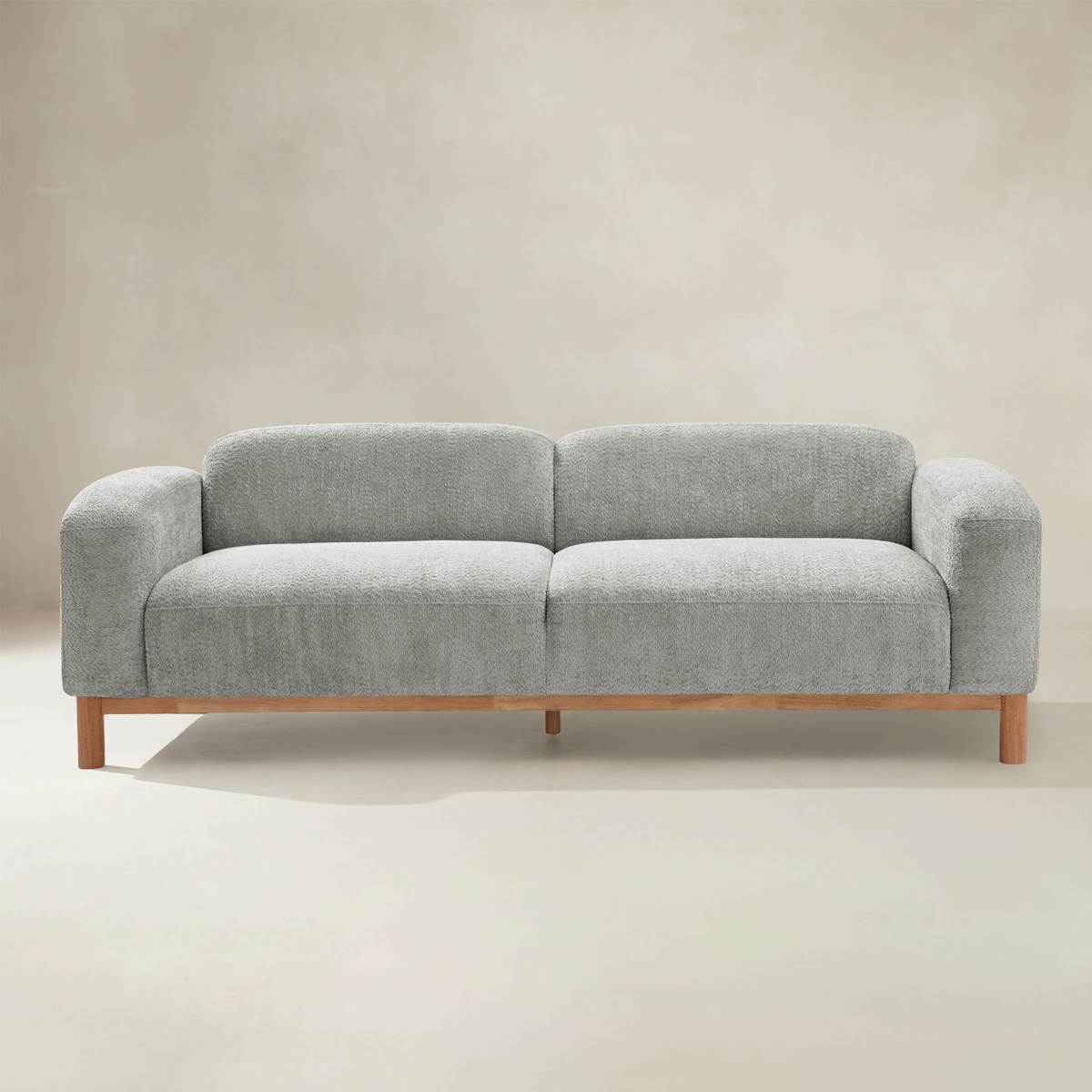 Diego Modernes Sofa mit niedrigem Profil und tiefer Polstersitzfläche