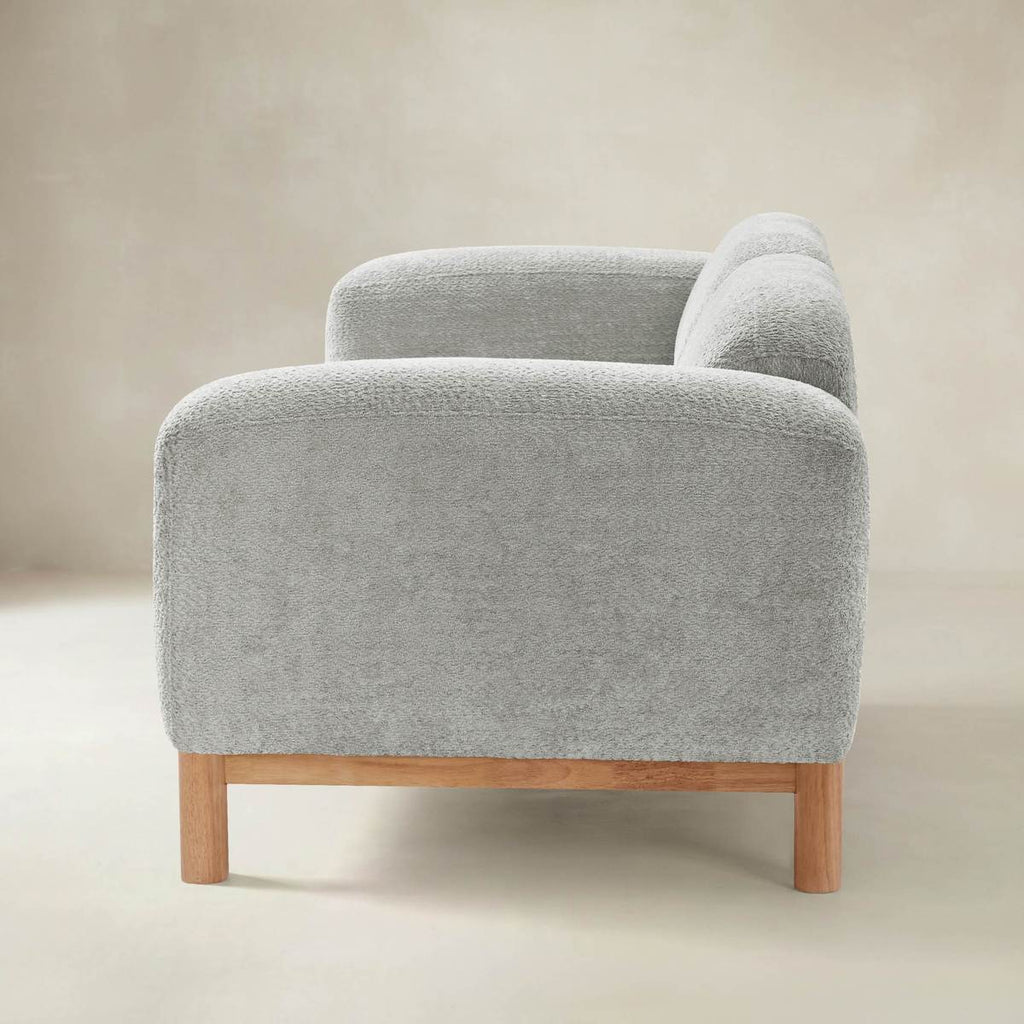 Diego Modernes Sofa mit niedrigem Profil und tiefer Polstersitzfläche