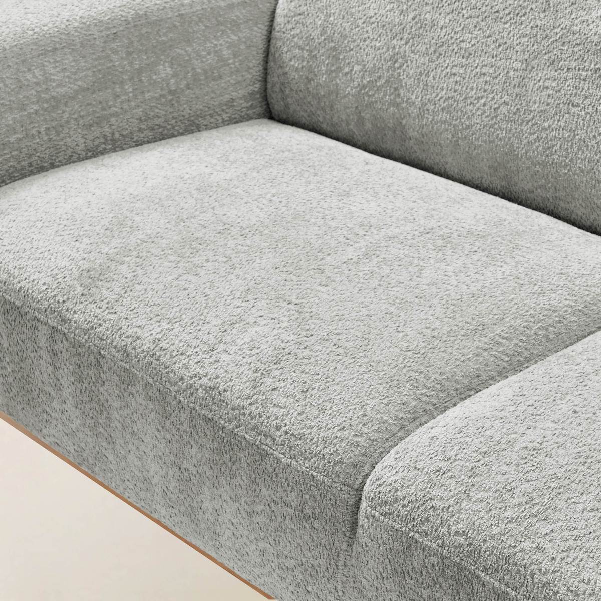 Diego Modernes Sofa mit niedrigem Profil und tiefer Polstersitzfläche