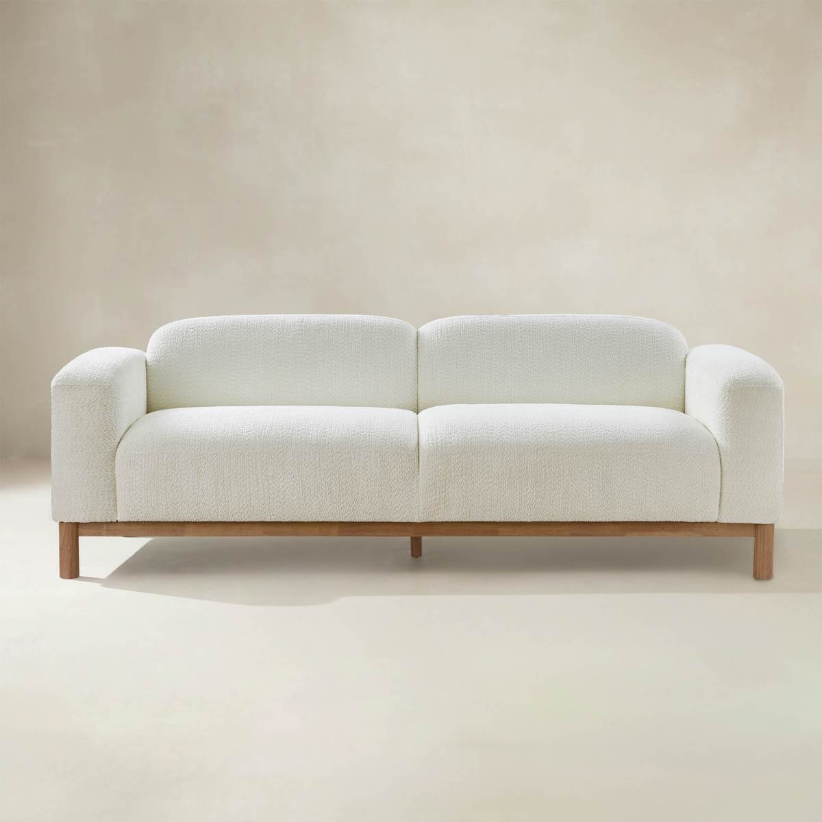 Diego Modernes Sofa mit niedrigem Profil und tiefer Polstersitzfläche