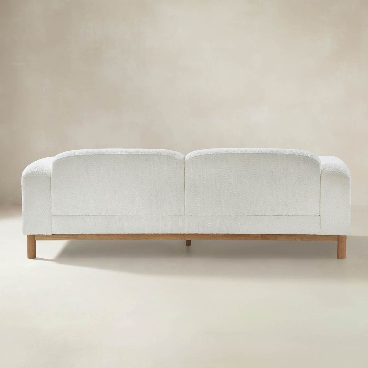 Diego Modernes Sofa mit niedrigem Profil und tiefer Polstersitzfläche