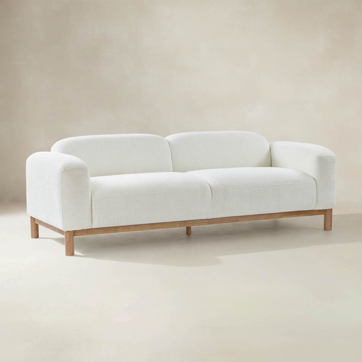 Diego Modernes Sofa mit niedrigem Profil und tiefer Polstersitzfläche