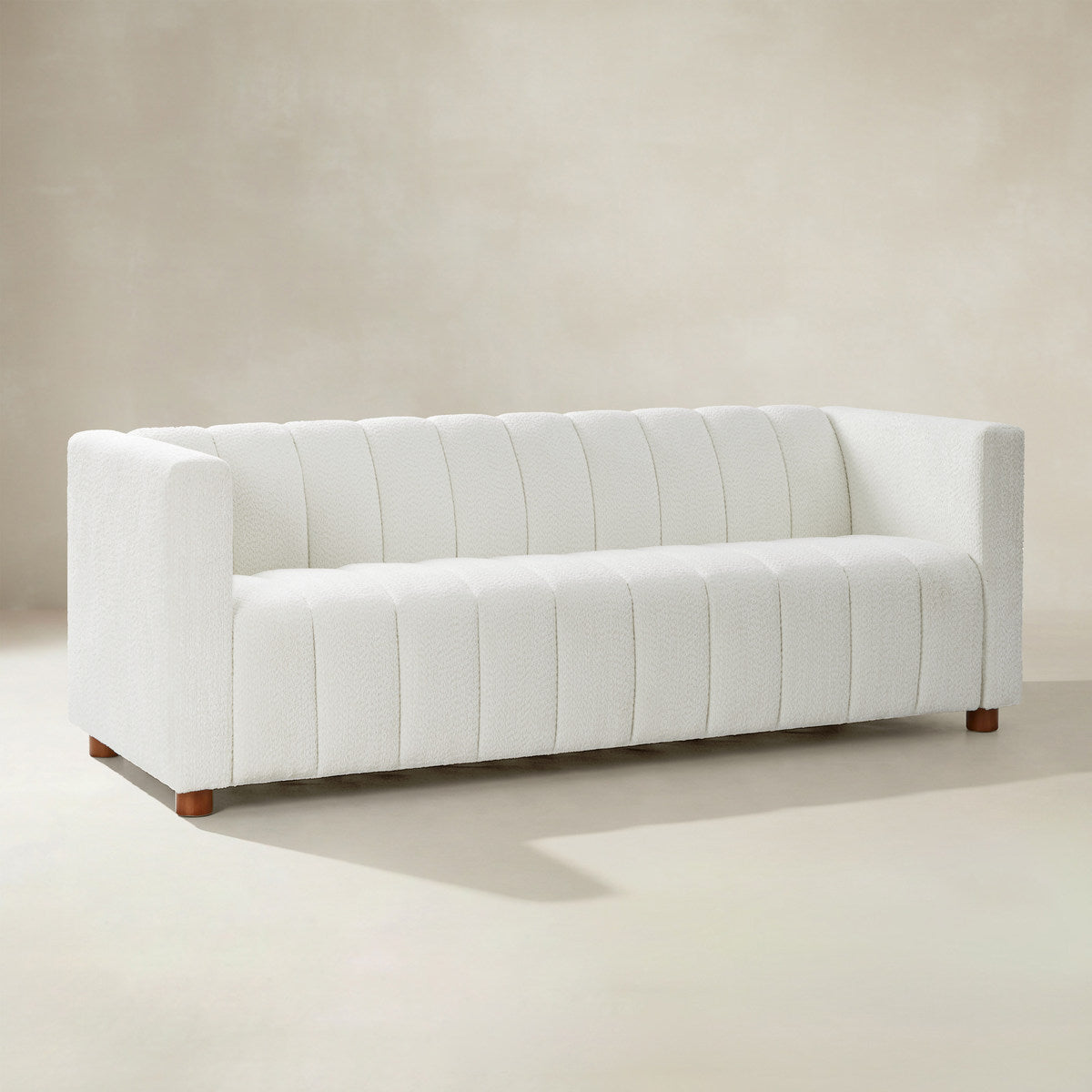 Botham Bouclé Sofa mit verdeckten flachen Beinen