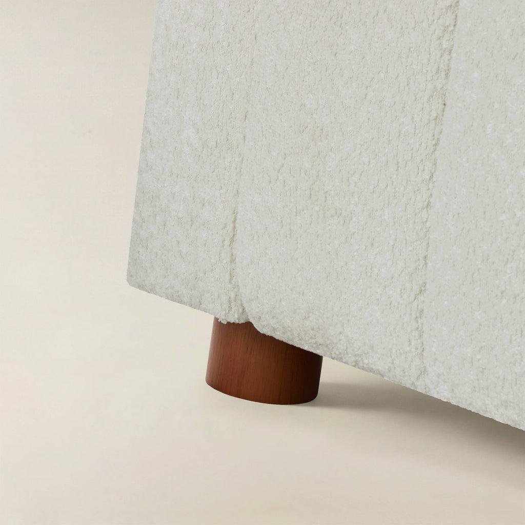 Botham Bouclé Sofa mit verdeckten flachen Beinen
