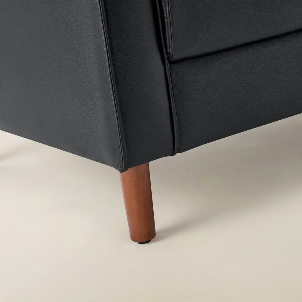 Lira Mid-Century 2-Sitzer aus veganem Leder mit Massivholzbeinen