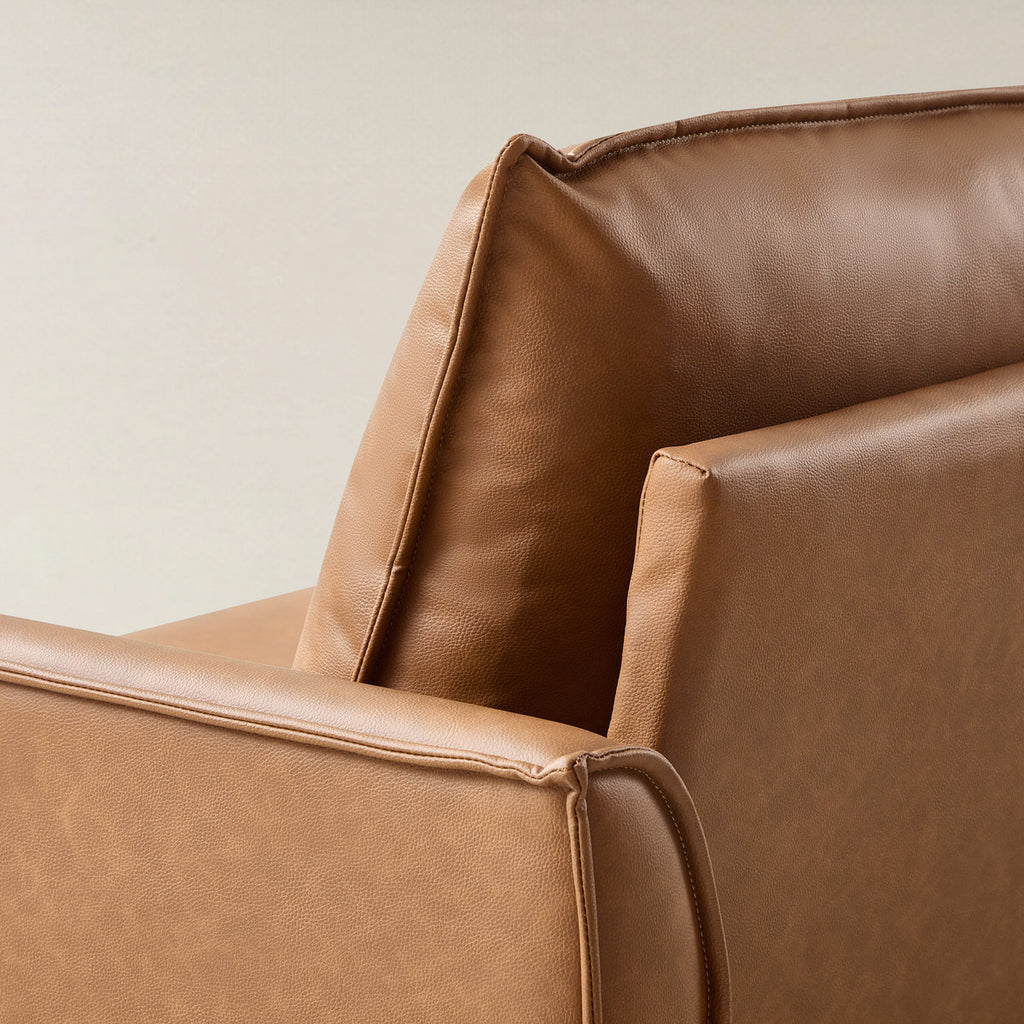 Lira Mid-Century 2-Sitzer aus veganem Leder mit Massivholzbeinen